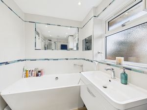 Family Bathroom- click for photo gallery